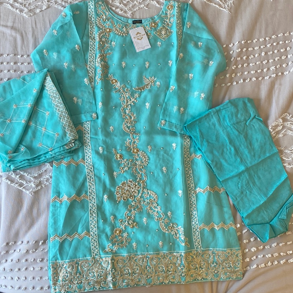 Agha Noor 3 piece suit